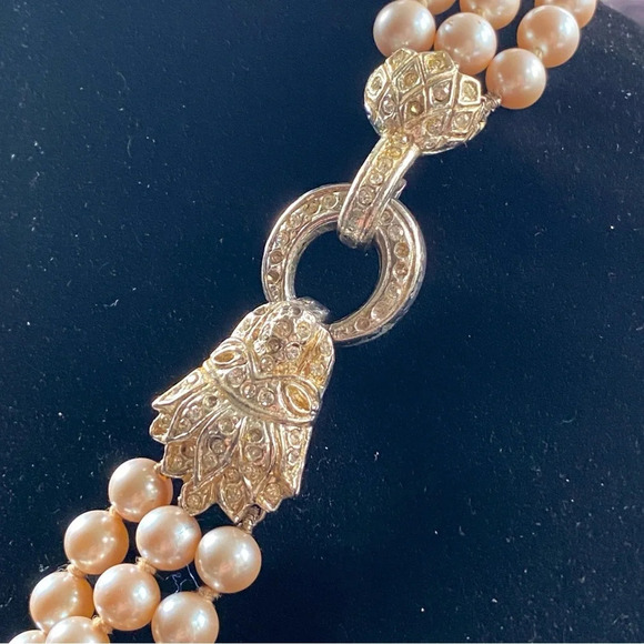 Eccentric Glam Vintage Glass Pearl and Rhinestone Hook Clasp Necklace - Picture 12 of 12